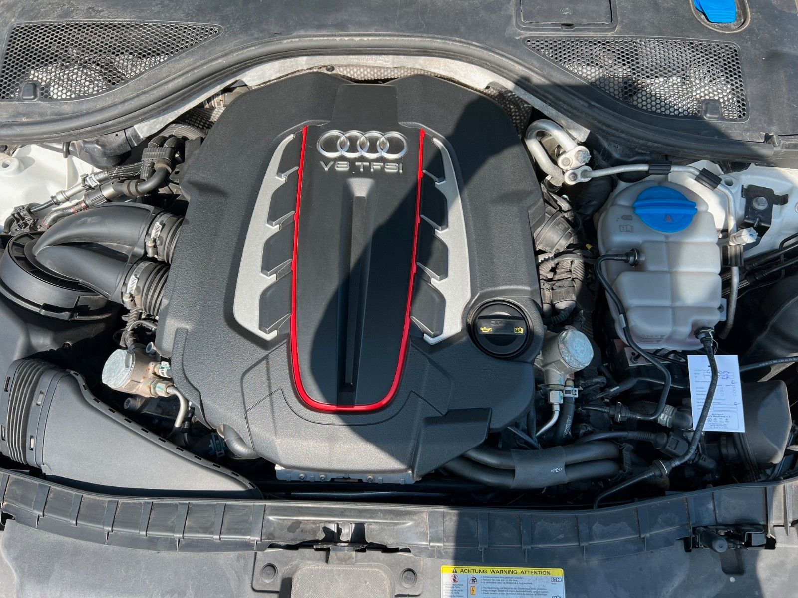 Fahrzeugabbildung Audi S6 Avant 4.0 TFSI quattro