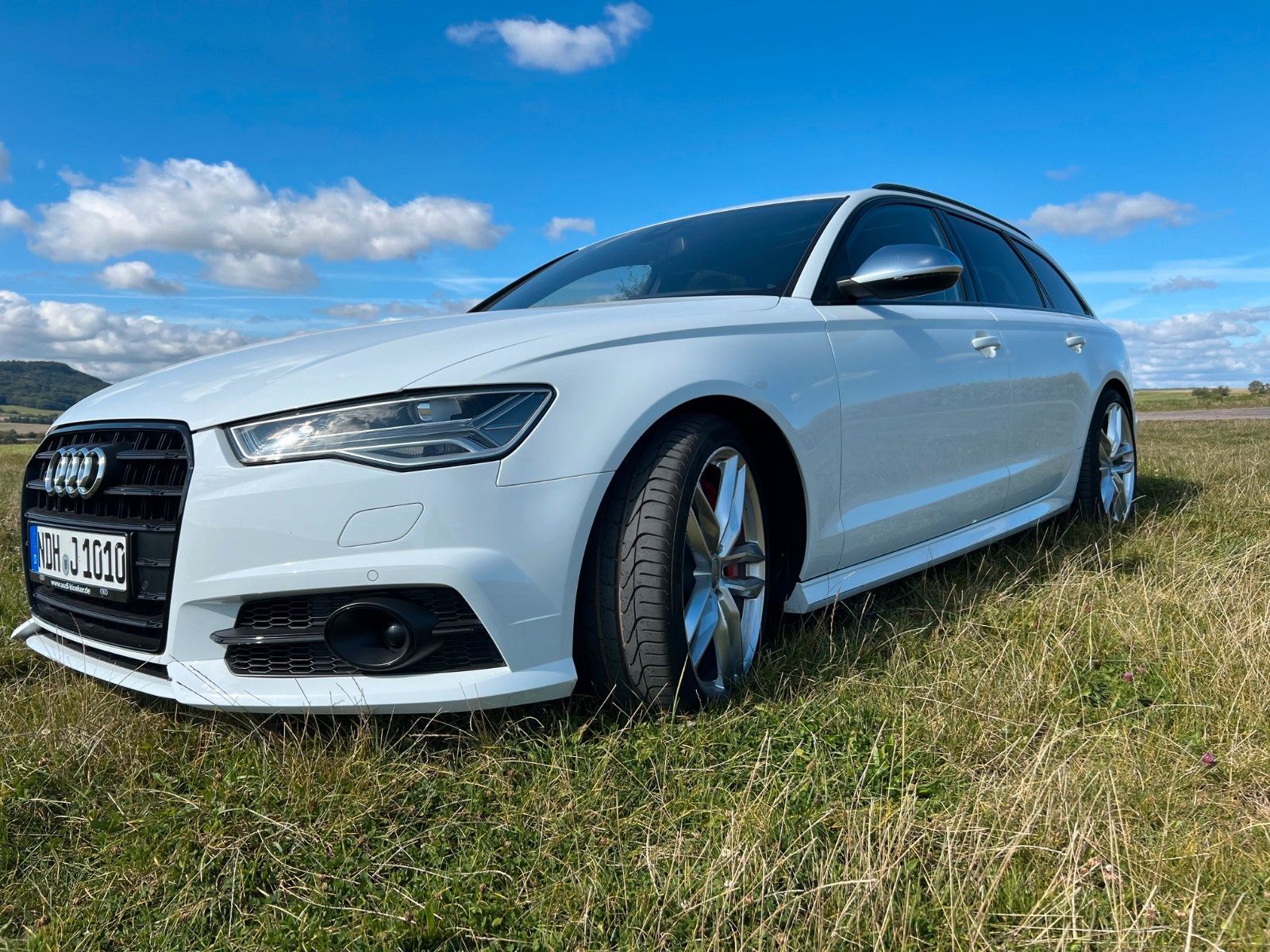 Fahrzeugabbildung Audi S6 Avant 4.0 TFSI quattro