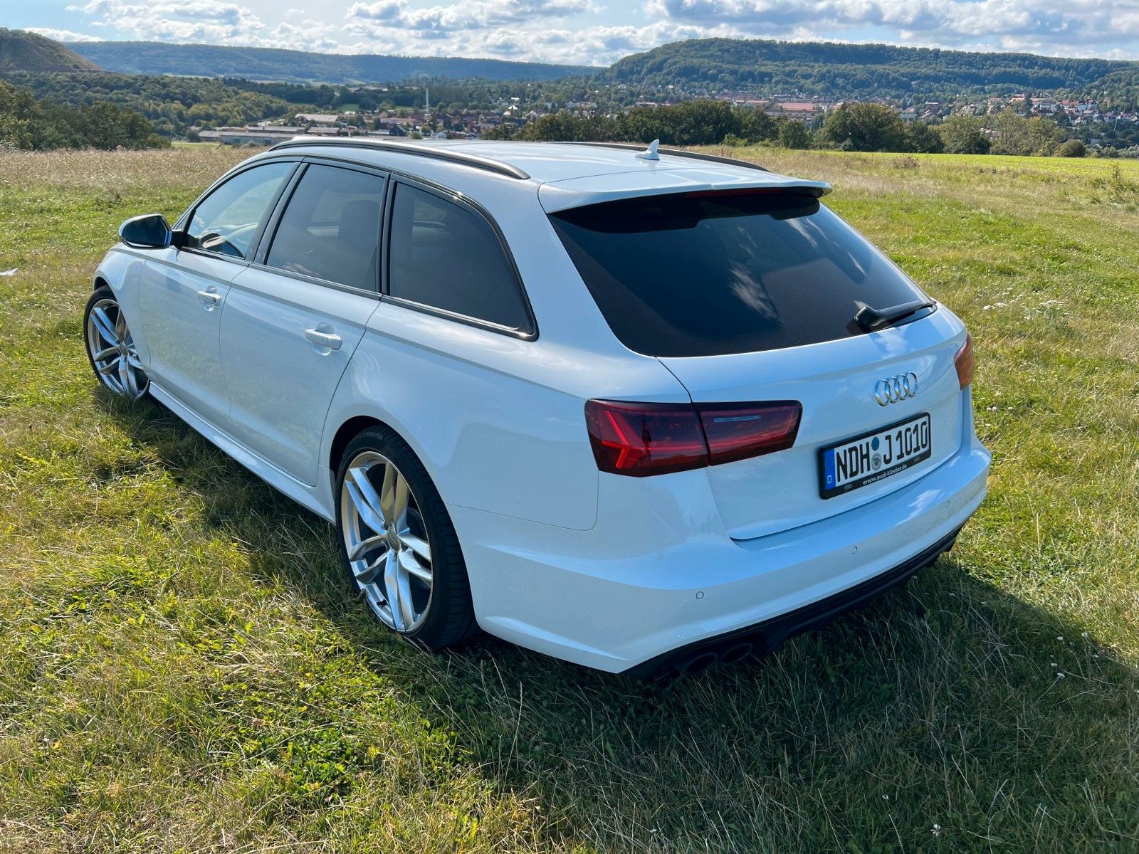 Fahrzeugabbildung Audi S6 Avant 4.0 TFSI quattro